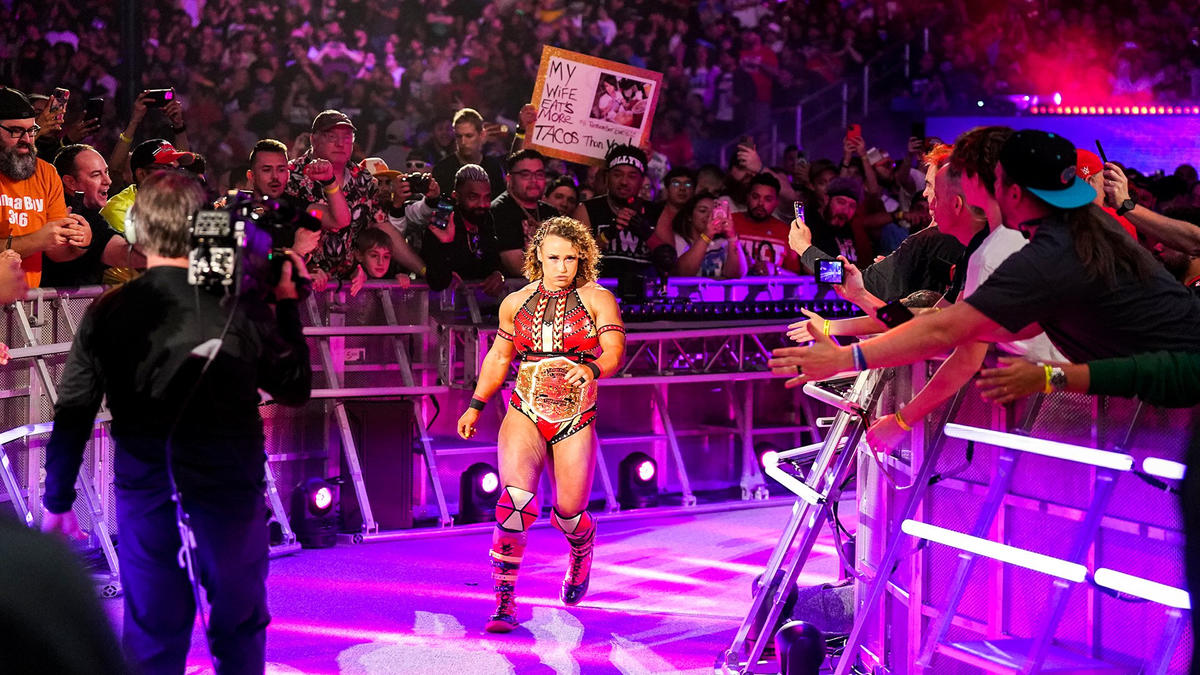 Naomi, Jordynne Grace, Andrade... : Les surprises et retours lors de WWE Royal Rumble 2024
