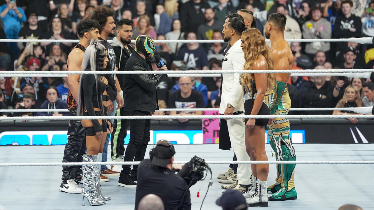 Rey Mysterio challenge Santos Escobar et Dominik Mysterio pour WrestleMania 40.