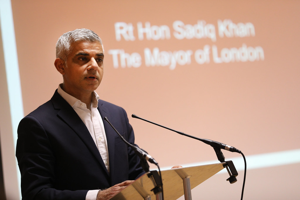 Le maire de Londres, Sadiq Khan, veut WrestleMania dans la capitale anglaise.